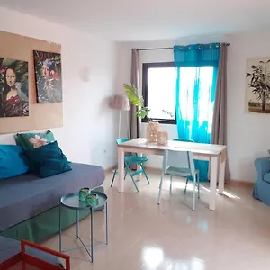 https://oasis-waves-house.in-canary-islands.com